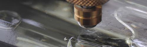 香水ボトルの彫刻